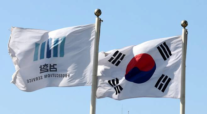 image.png [단독] "경찰이 뺨 때려" 1년 만에 혐의 벗었다…고소한 취객은 \'유죄\'