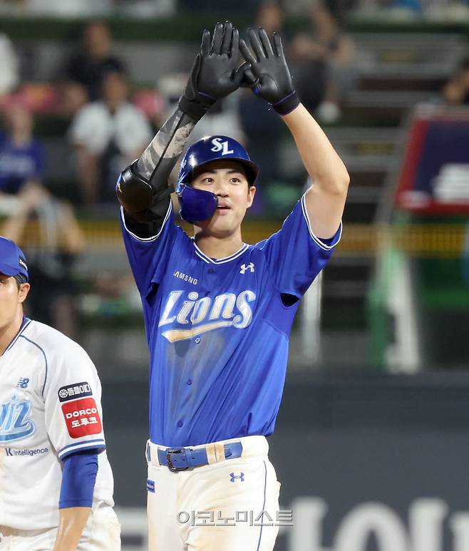27일 오후 수원 KT위즈파크에서 열린 2025 프로야구 삼성과 KT 경기. 삼성 구자욱이 8회 1타점 2루타를 날리고 기뻐하고 있다. 수원=정시종 기자 capa@edaily.co.kr /2025.07.27.