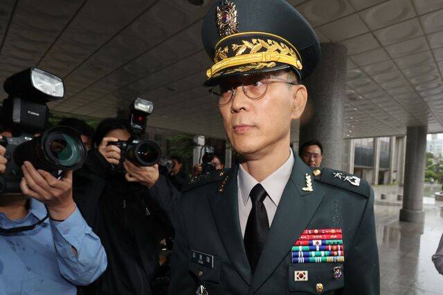 김용대 드론작전사령관이 지난 17일 내란특검 사무실이 마련된 서울 서초구 서울고검에 조사를 받기 위해 출석하고 있다. 연합뉴스