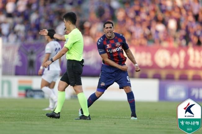 Photo = Professional Football Federation