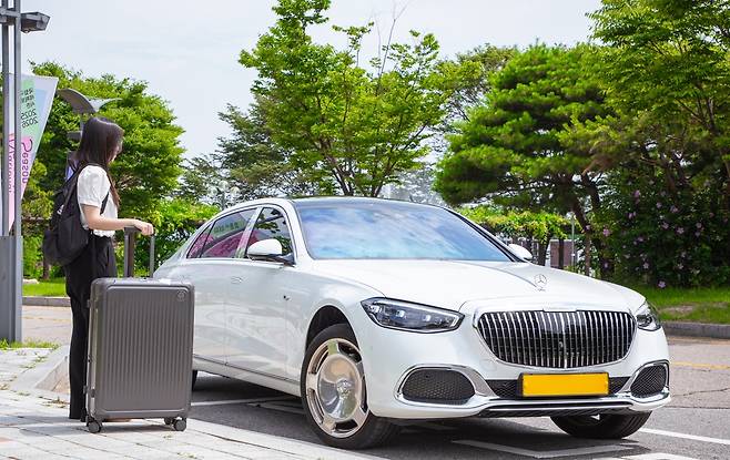 우버 택시의 프리미엄 택시 서비스인 우버 블랙 이용자가 차량을 기다리고 있다. [독자 제공]