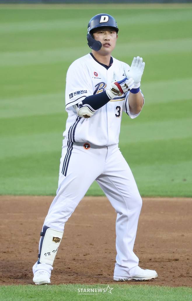 [포토] 김인태 '오늘은 질 수 없다'