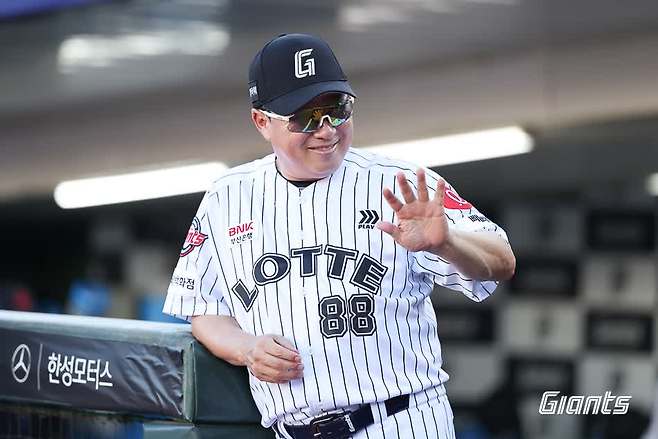 김태형 감독이 이끄는 롯데 자이언츠가 27일 부산 사직야구장에서 열리는 2025 신한 SOL Bank KBO리그 KIA 타이거즈와의 팀 간 12차전에서 5연승과 주말 3연전 스윕에 도전한다. 사진 롯데 자이언츠