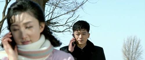 북한 드라마 '백학벌의 새봄' 중 한 장면 (서울=연합뉴스) 조선중앙TV 드라마 '백학벌의 새봄' 속 연인인 경미와 영덕이 대화하고 있다. 2025.7.10 [조선중앙TV 캡처]