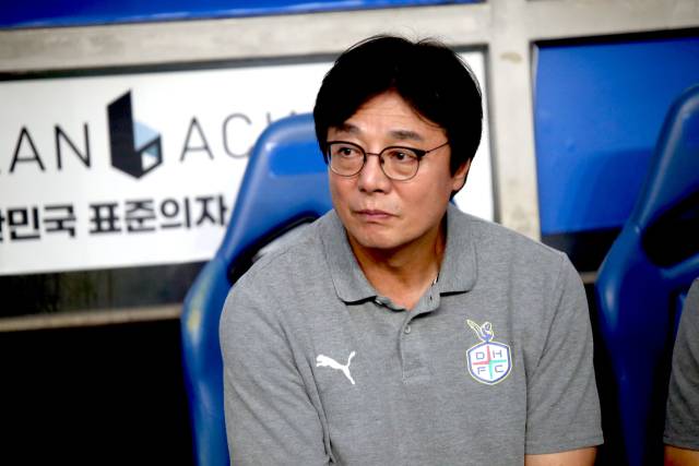 지난 23일 울산전 황선홍 감독. 대전하나시티즌 제공