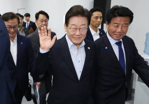 이재명 대통령이 25일 부산 부경대에서 열린 타운홀미팅