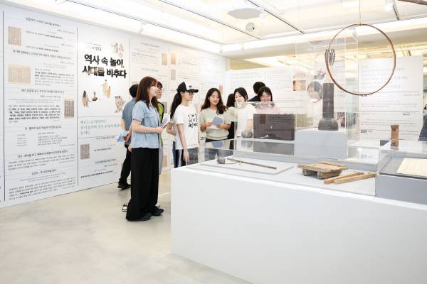 대구대 중앙박물관이 한국 놀이문화의 역사성과 창조성을 재조명하는 놀이로 만나는 역사&문화' 특별전을 연다. '놀다x잇다' 특별전 관람. 대구대.