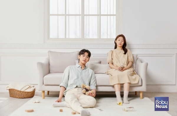 18세 미만 자녀가 있는 맞벌이 가구의 경우, 최근 5년 사이 남편의 가사노동 시간은 13분 늘어난 반면 아내는 17분 줄었다. ⓒ베이비뉴스