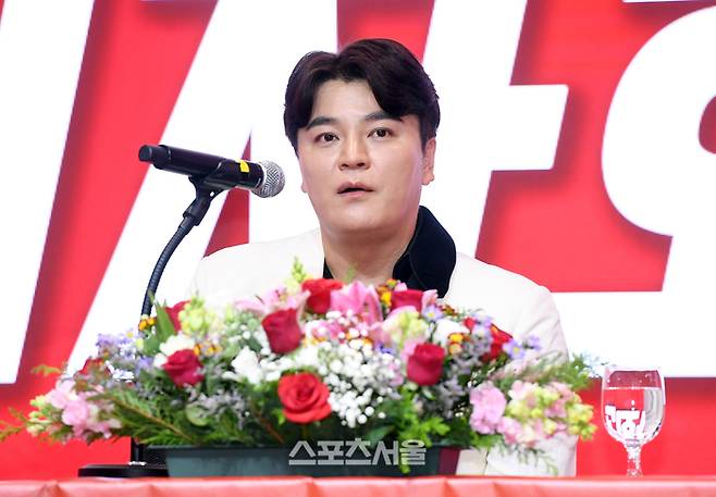 SSG 랜더스 추신수가 지난해 치른 은퇴 기자회견에서 취재진의 질문에 답을 하고 있다. 사진 | 박진업 기자 upandup@spotsseoul.com