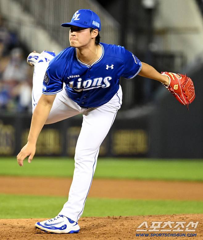 1일 잠실야구장에서 열린 삼성과 두산의 경기, 9회말 삼성 이호성이 역투하고 있다. 잠실=허상욱 기자wook@sportschosun.com/2025.07.01/