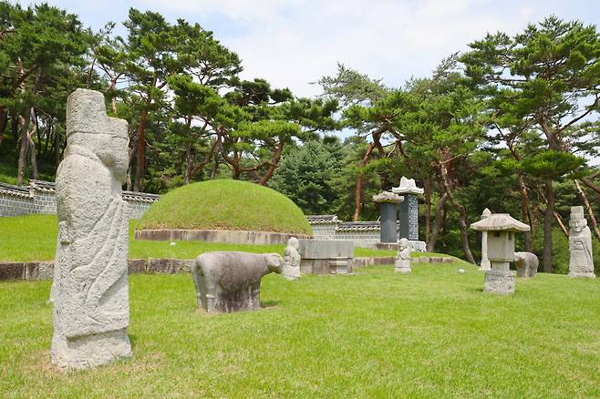 ◇현충사 인근에는 이순신 장군의 묘소가 있다. 사진제공=지엔씨21