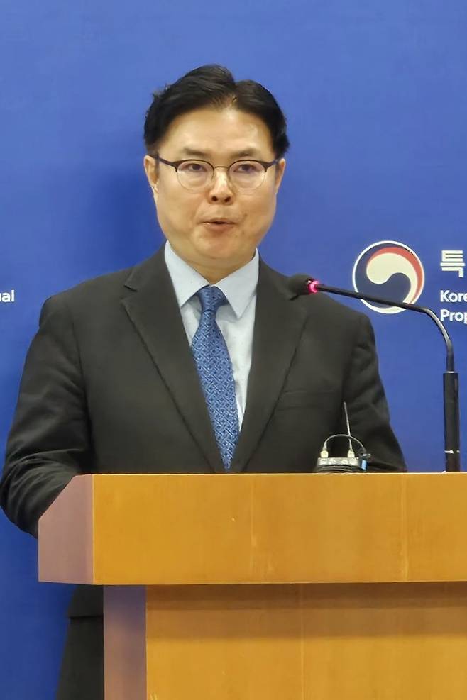 목성호 특허청 차장이 28일 정부대전청사 기자실에서 이차전지 국가첨단기술 유출 관련 수사 결과를 브리핑하고 있다. 특허청 제공