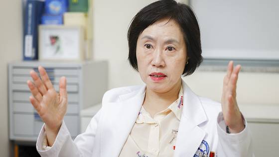 조선미 아주대병원 정신건강의학교실 교수는 “양육자의 과도한 ‘마음 읽기’가 떼쓰고 말 안 듣는 아이들을 만든다”고 지적했다. 김종호 기자