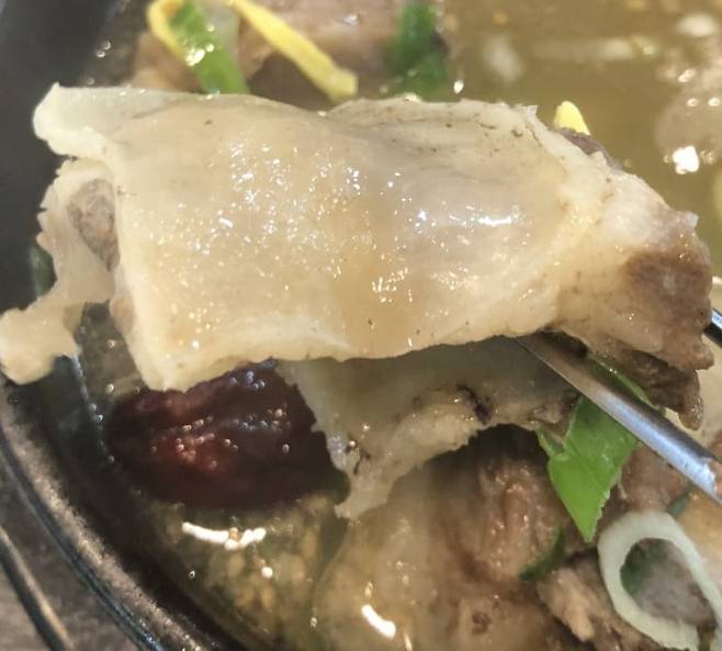 온라인 커뮤니티에 올라온 1만6900원 갈비탕 모습 (출처=보배드림)