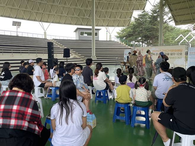 지난달 왕피천공원 구석구석 문화배달 현장 모습. 울진군 제공