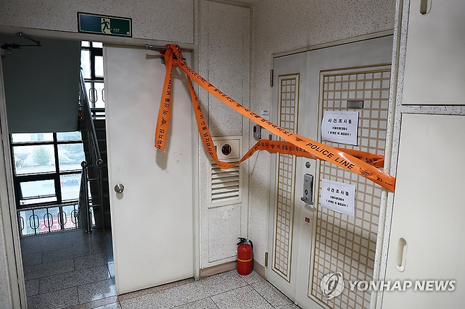 지난 20일 발생한 인천 사제 총기 사건 피의자 주거지 [사진 = 연합뉴스]