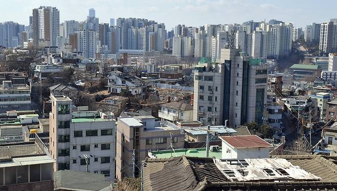 지난달 실시한 사전 분양 신청에서 조합원의 약 10%가 '1+1 분양'을 희망한 것으로 나타난 북아현3구역 전경. 매경DB