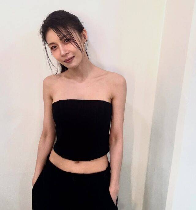 배우 하지원이 완벽한 몸매와 동안 미모를 뽐냈다. / 하지원 인스타그램 캡처