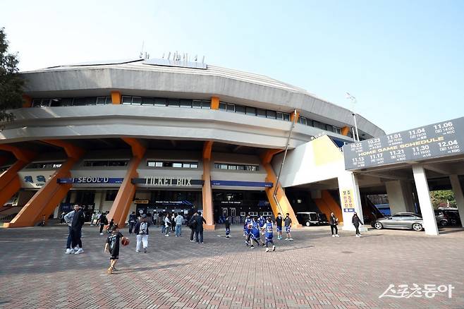 서울 잠실실내체육관의 외관. 사진제공｜KBL