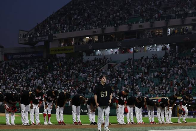 KIA는 후반기 7경기에서 1승6패를 기록하며 하위권으로 추락할 위기를 맞이했다. 팀은 후반기 불안한 불펜 운영에 발목이 잡히고 있다. 사진제공｜KIA 타이거즈