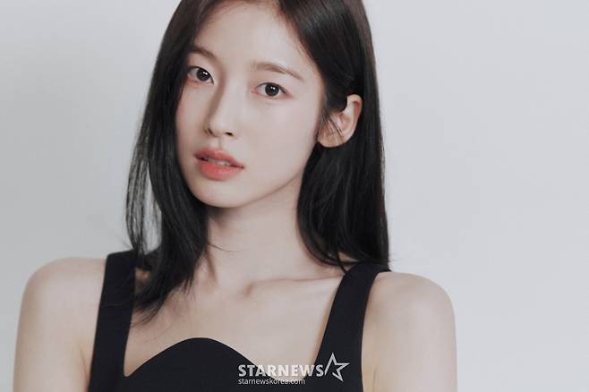 웨이브 오리지널 시리즈 'S라인'의 배우 아린이 28일 진행된 라운드 인터뷰를 위해 포즈를 취하고 있다. /사진제공=ATRP 2025.07.28 /사진=이동훈 photoguy@