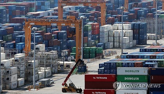경기도 평택항의 컨테이너. [연합뉴스 자료사진]