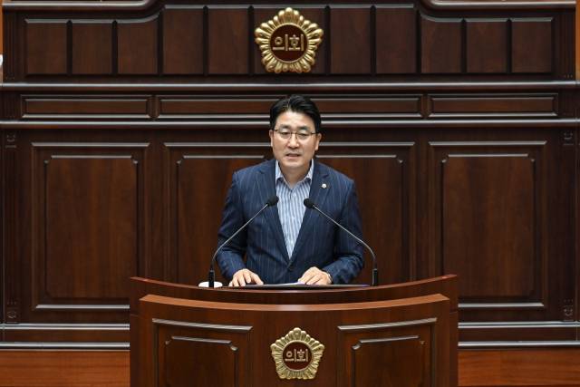 부산시의회 교육위원회 소속 김창석(사상2) 의원은 29일 제330회 임시회 제3차 본회의 5분 자유발언에서 전국 최초로 부산시에서 추진히고 있는 발달장애인 범죄 재발 방지 지원사업 확대를 촉구했다. 부산시의회 제공