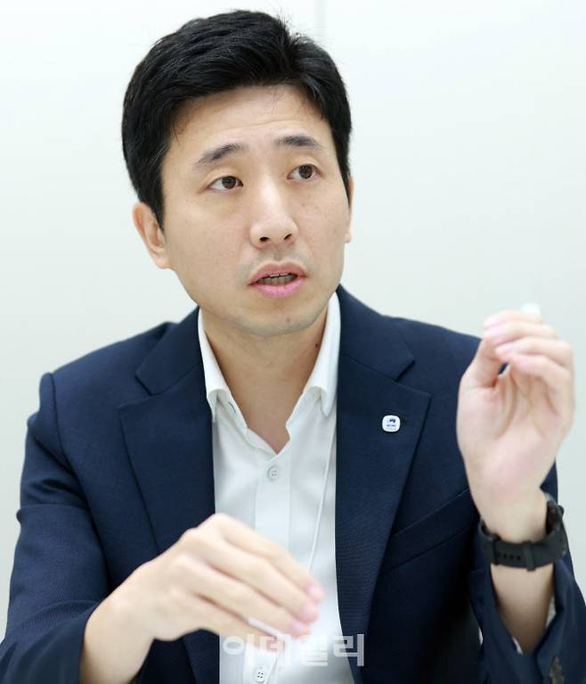 [이데일리 노진환 기자]최지호 우리은행 플랫폼사업부 차장이 29일 서울 중구 우리금융 디지털타워에서 이데일리와 인터뷰하고 있다.