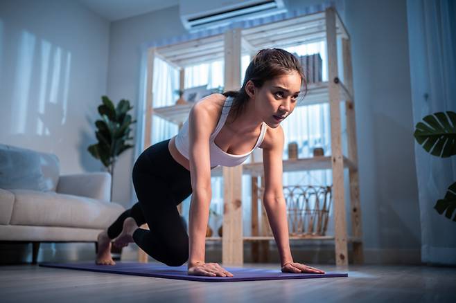여름밤 취침 전, 격렬한 운동은 오히려 교감신경을 자극해 몸을 각성시킨다. [사진= 게티이미지뱅크]