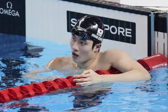 Hwang Sun-woo of South Korea reacts after competing in the men's 200m freestyle final at the World Aquatics Championships in Singapore, Tuesday, July 29, 2025. (AP Photo/Lee Jin-man)

<저작권자(c) 연합뉴스, 무단 전재-재배포, AI 학습 및 활용 금지>