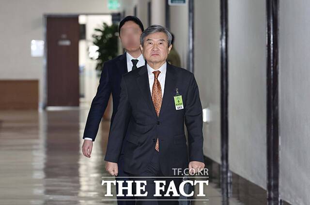 13일 서울 여의도 국회에서 열린 정보위원회 전체회의에 조태용 국가정보원장이 출석하고 있다./국회=배정한 기자