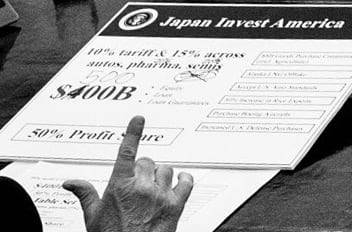 도널드 트럼프 미국 대통령이 백악관 집무실에서 23일(현지시각) 아카자와 료세이 일본 경제재생상 등 일본의 무역대표단과 협상을 했다./ 뉴스1