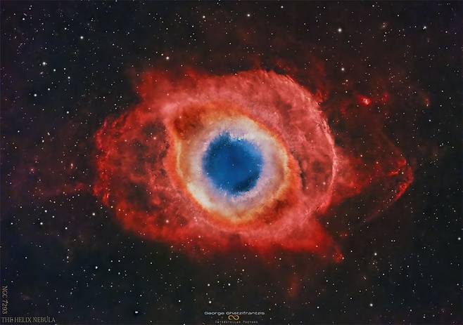 헬릭스 성운 A Helix Nebula Deep Field./George Chatzifrantzis