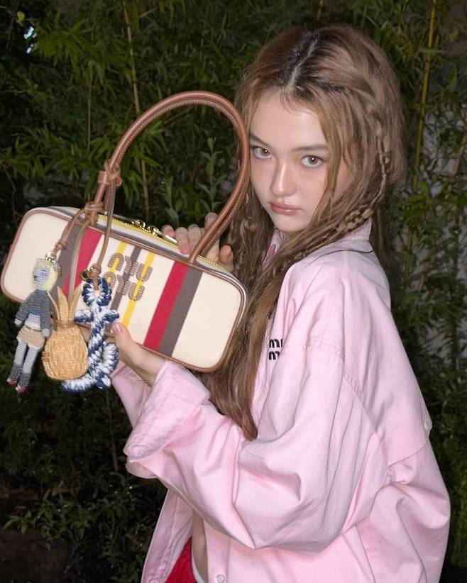 인스타그램 @meovv