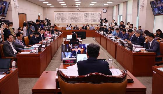 지난 9일 국회 법제사법위원회 전체 회의에서 검찰개혁 법안 관련 공청회가 열리고 있다. 임현동 기자