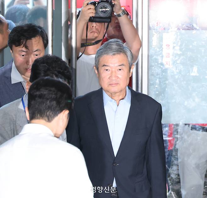 조태용 전 국가정보원장이 직권남용 권리행사 방해 혐의의 피의자 신분으로 조사를 받기 위해 29일 서울 서초구 채상병 특별검사팀에 출석하고 있다. 성동훈 기자