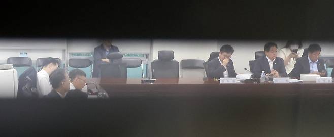 29일 국회 의원회관에서 세제 개편안 마련을 위한 비공개 당정협의회가 열리고 있다.  연합뉴스