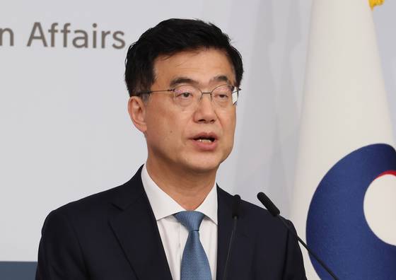 Ministry of Foreign Affairs spokesperson Lee Jae-woong speaks during a regular press briefing at the government complex in Jongno District, central Seoul on July 29. [YONHAP]