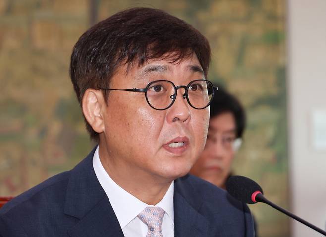 최휘영 문화체육관광부 장관 후보자가 29일 국회 문화체육관광위원회에서 열린 인사청문회에서 위원 질의에 답하고 있다. 연합뉴스
