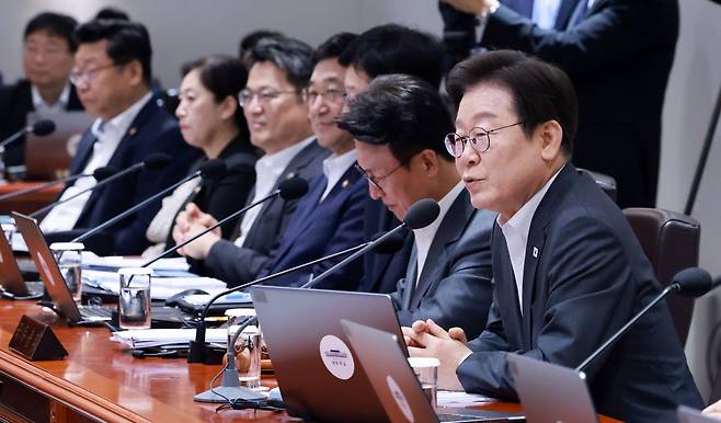 이재명 대통령이 29일 서울 용산 대통령실 청사에서 열린 국무회의에서 발언하고 있다. 연합뉴스