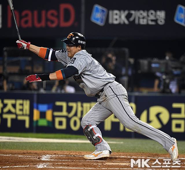 한화의 선전에 힘을 보태고 있는 하주석. 사진=천정환 기자