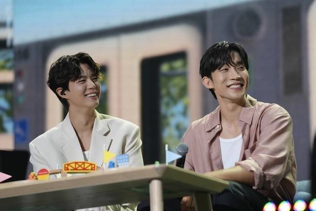 더블랙레이블 제공