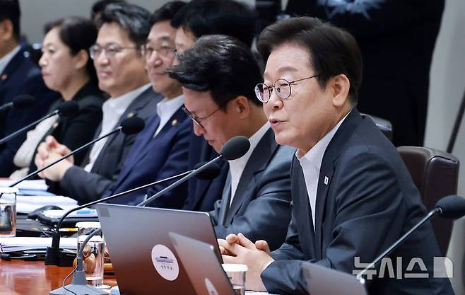 [서울=뉴시스] 최동준 기자 = 이재명 대통령이 29일 서울 용산 대통령실 청사에서 열린 국무회의에서 발언하고 있다. (대통령실통신사진기자단) 2025.07.29. photocdj@newsis.com