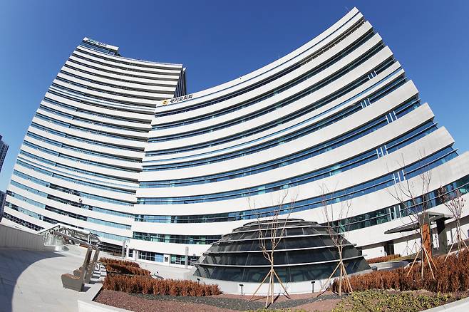 경기도의회 광교 청사. 경기도의회 제공