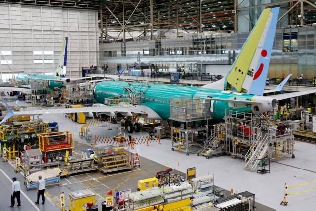 보잉 737 MAX 항공기가 2024년 6월 25일 미국 워싱턴주 렌튼에 있는 공장에서 조립되고 있다. 로이터연합.