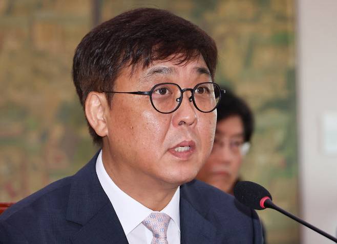 최휘영 문화체육관광부 장관 후보자가 29일 국회 문화체육관광위원회에서 열린 인사청문회에서 질의에 답하고 있다. (사진=연합뉴스)