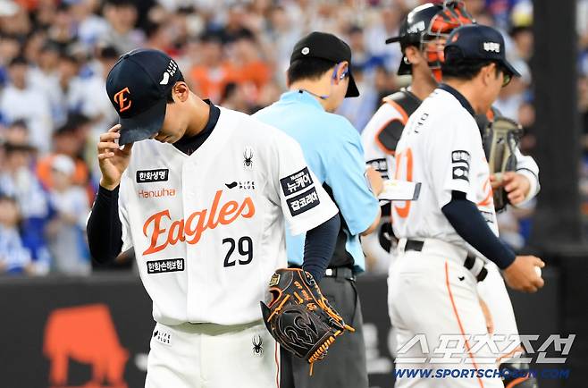 김경문 감독의 바람과 달리 한화 선발 황준서가 두 경기 연속 조기 강판 당했다. 대전=박재만 기자 pjm@sportschosun.com