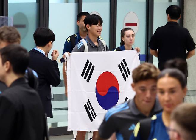 뉴캐슬 유나이티드, 박승수 귀국

    (영정도=연합뉴스) 윤동진 기자 = 뉴캐슬 유나이티드(잉글랜드) 박승수가 28일 인천국제공항 1터미널을 통해 귀국하고 있다. 뉴캐슬은 30일 오후 8시 수원월드컵경기장에서 팀K리그와 친선경기를 치른다. 2025.7.28