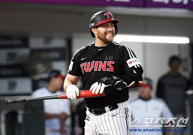 1일 부산 사직구장에서 열린 롯데 자이언츠와 LG 트윈스의 경기. LG 오스틴이 미소 짓고 있다. 부산=박재만 기자 pjm@sportschosun.com/2025.07.01/