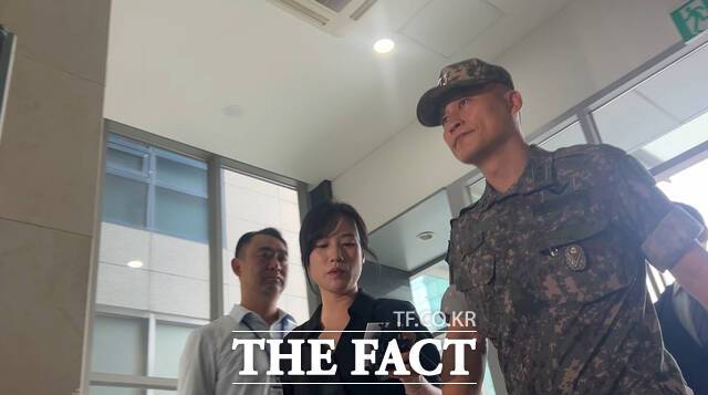 박진희 전 국방부장관 군사보좌관(소장)이 30일 오전 서울 서초구 채상병 사건 외압 의혹을 수사하는 이명현 특별검사팀 사무실에 출석하고 있다. /김해인 기자